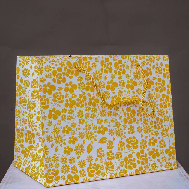 special card gold flowers